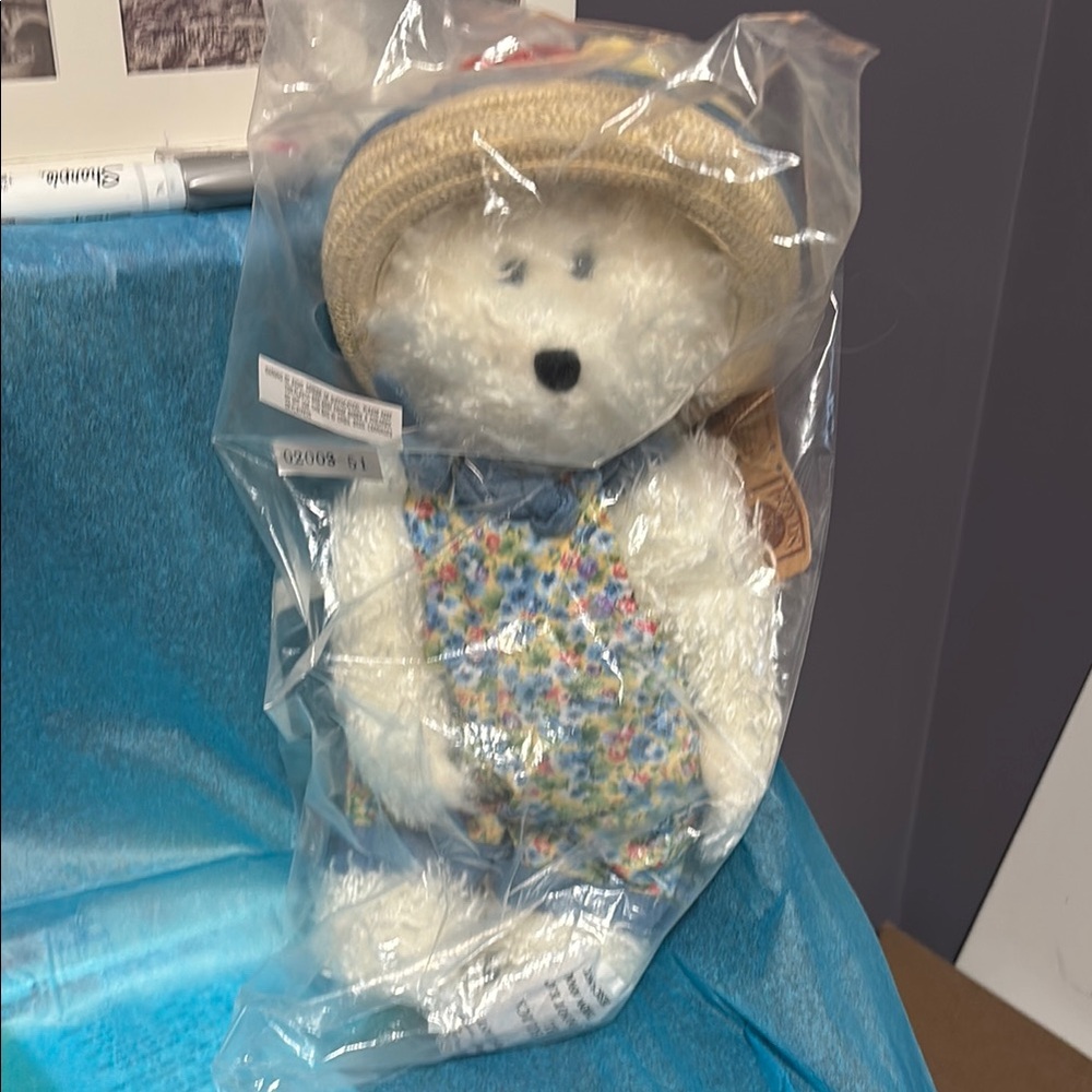 NWT Boyds Bears Petunia Berriweather